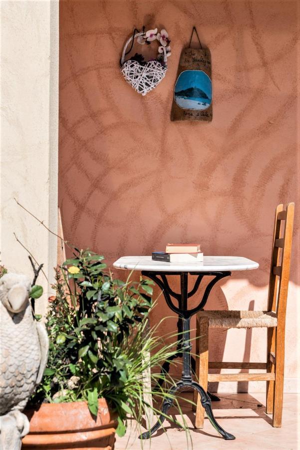 Nora Guesthouse Rooms And Villas Pula Bagian luar foto