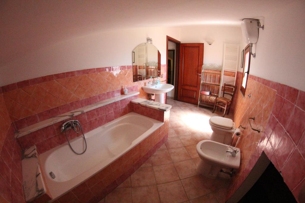 Nora Guesthouse Rooms And Villas Pula Ruang foto